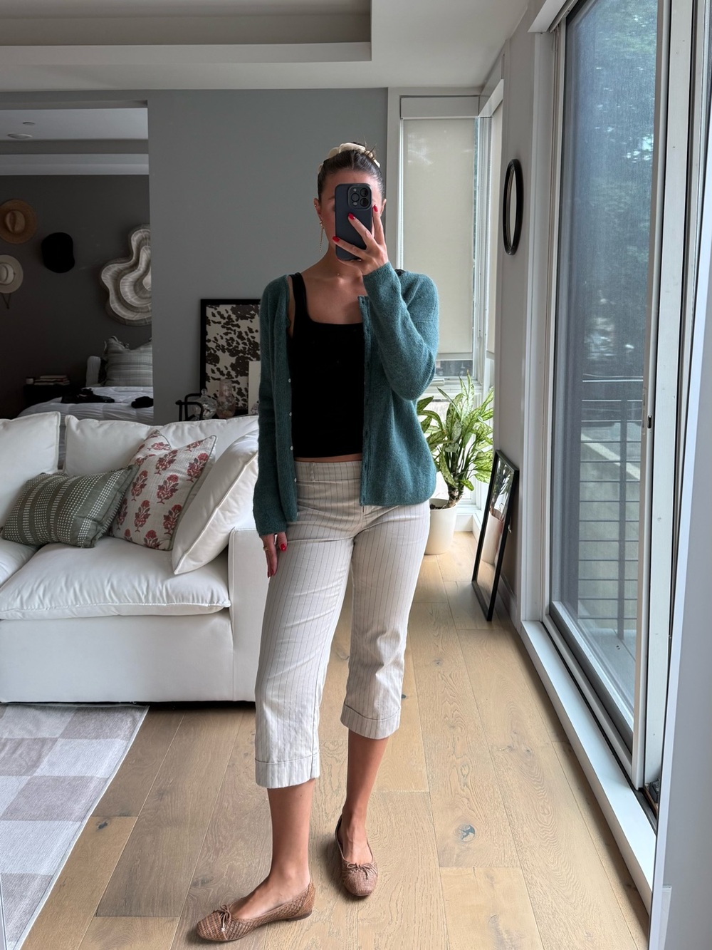 Cream Cropped Trousers - low waist